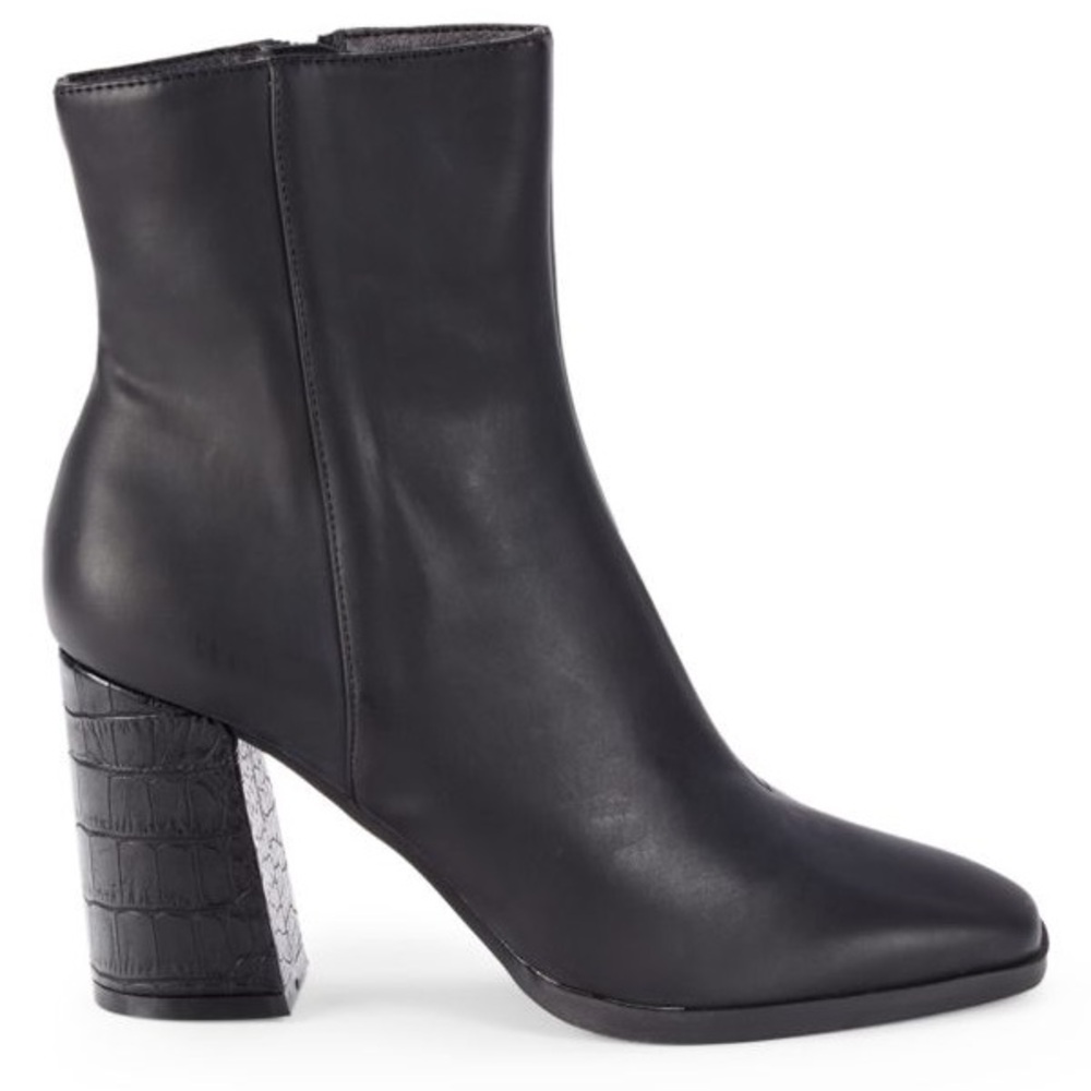 Dolce Vita Fianna Square-Toe Booties Size 6